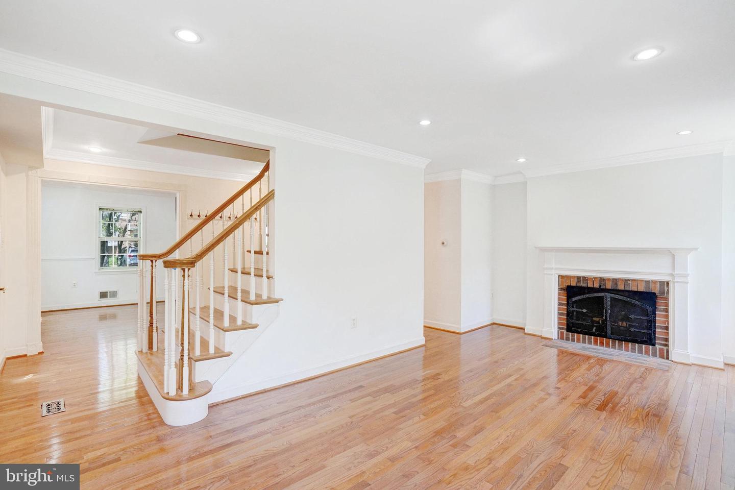 9239 SAND CREEK CT, BURKE, Virginia 22015, 4 Bedrooms Bedrooms, ,3 BathroomsBathrooms,Residential,For sale,9239 SAND CREEK CT,VAFX2237606 MLS # VAFX2237606