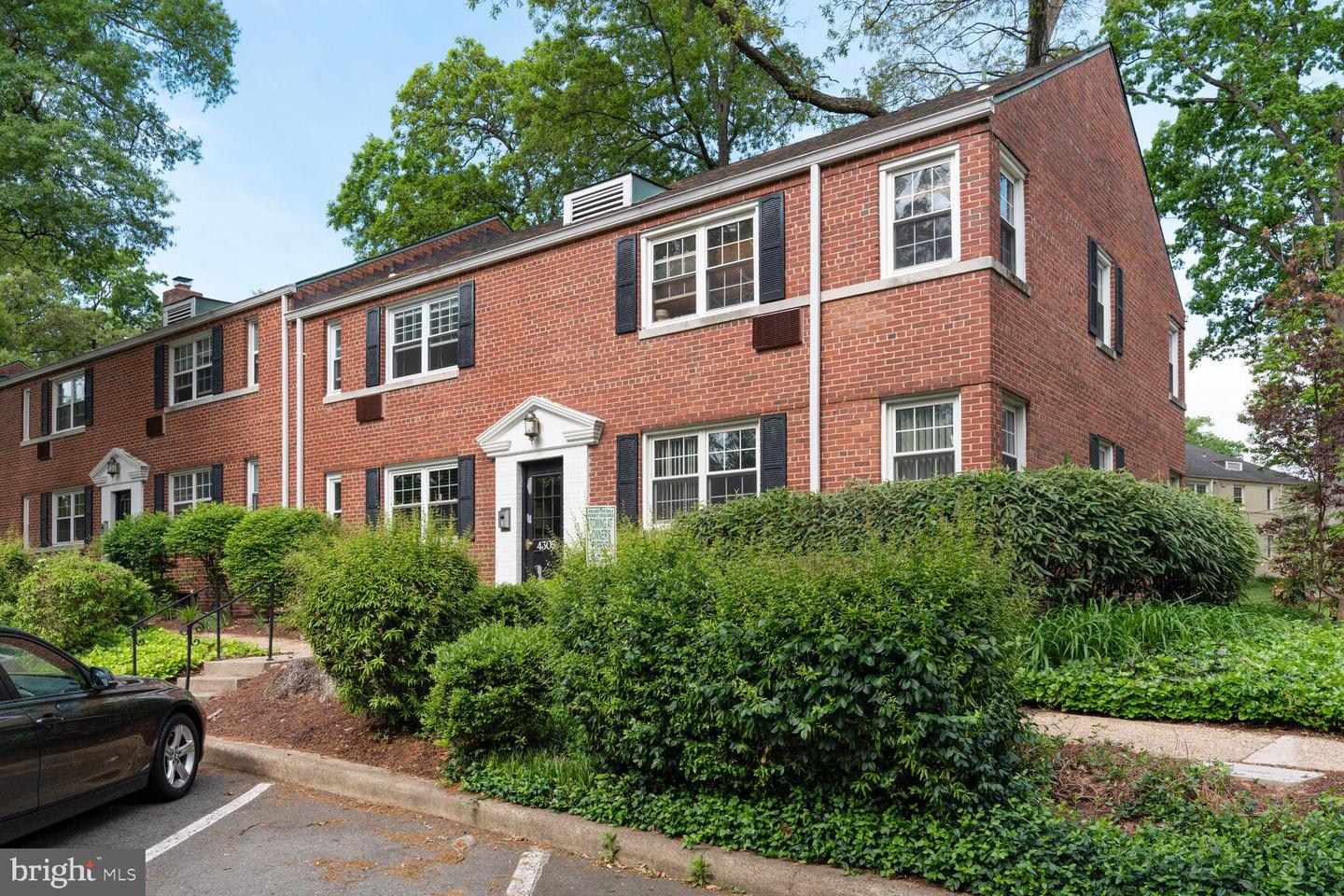 4305 2ND RD N #43052, ARLINGTON, Virginia 22203, 1 Bedroom Bedrooms, ,1 BathroomBathrooms,Residential,For sale,4305 2ND RD N #43052,VAAR2056812 MLS # VAAR2056812