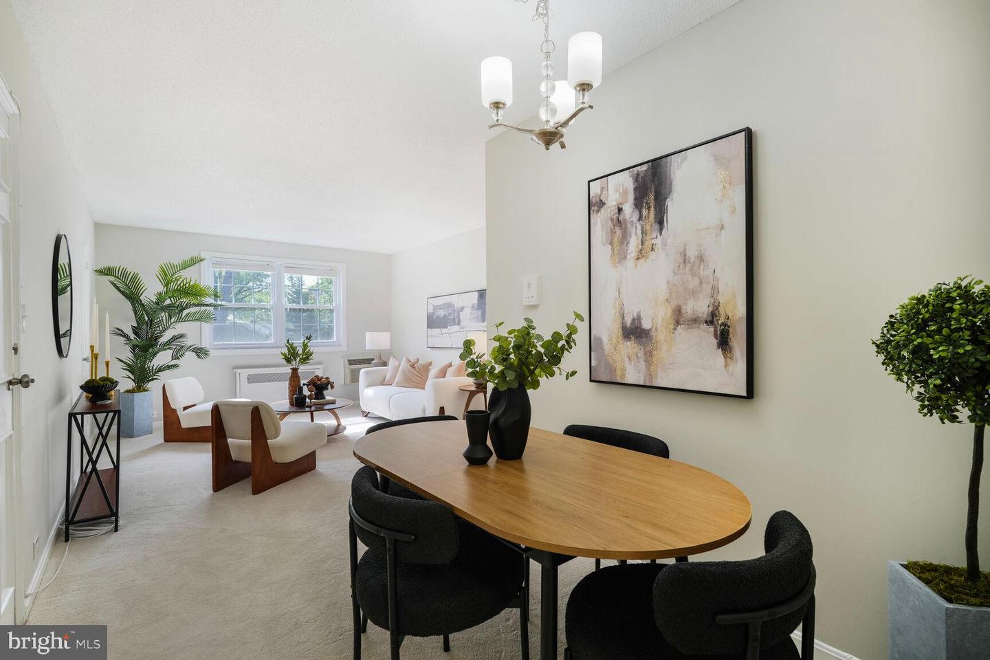 4305 2ND RD N #43052, ARLINGTON, Virginia 22203, 1 Bedroom Bedrooms, ,1 BathroomBathrooms,Residential,For sale,4305 2ND RD N #43052,VAAR2056812 MLS # VAAR2056812