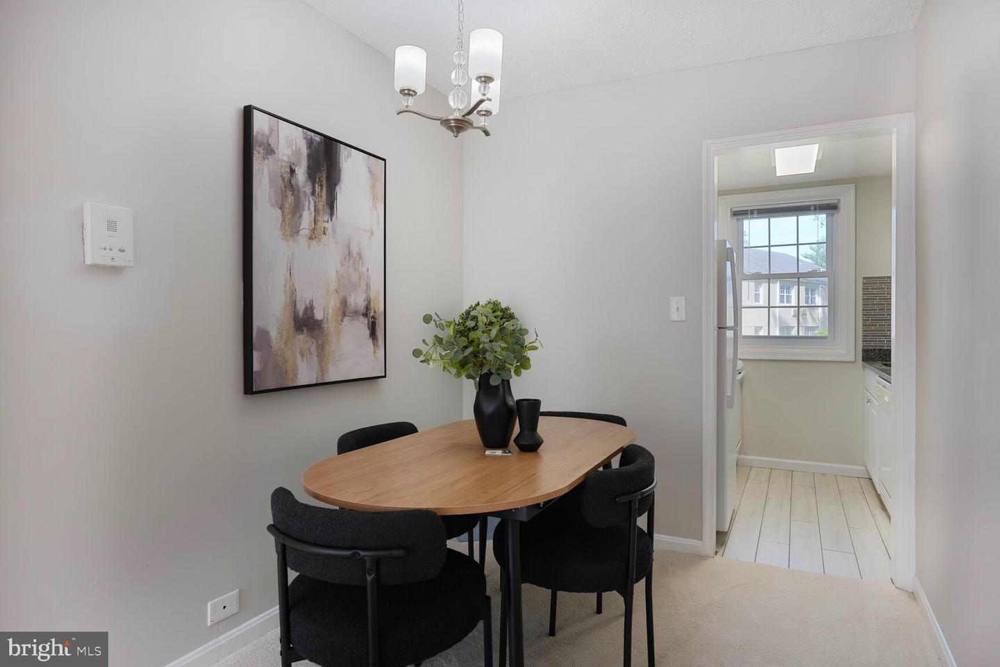 4305 2ND RD N #43052, ARLINGTON, Virginia 22203, 1 Bedroom Bedrooms, ,1 BathroomBathrooms,Residential,For sale,4305 2ND RD N #43052,VAAR2056812 MLS # VAAR2056812