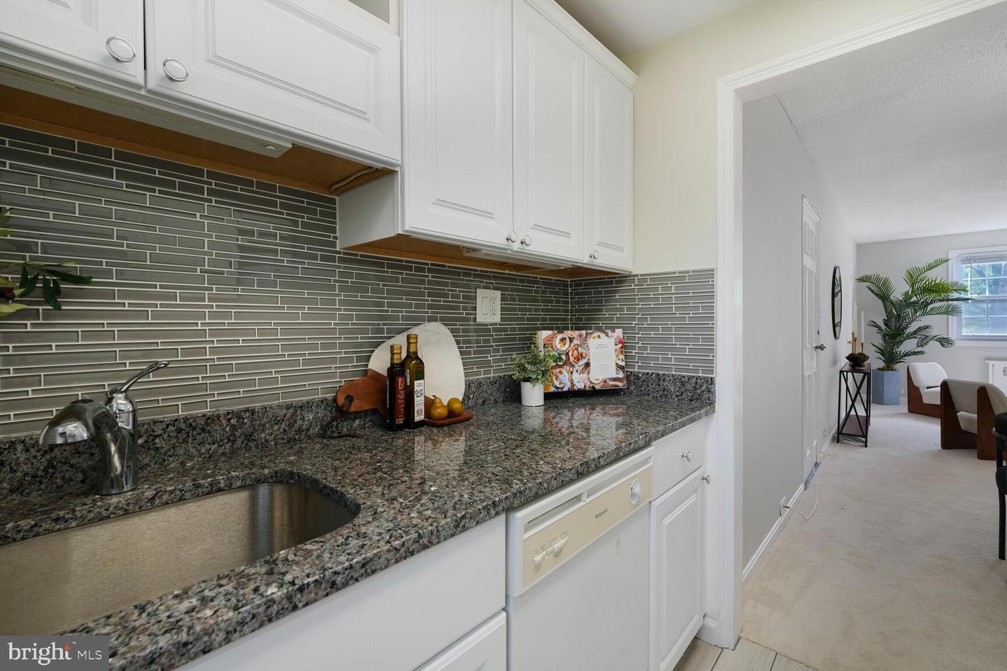 4305 2ND RD N #43052, ARLINGTON, Virginia 22203, 1 Bedroom Bedrooms, ,1 BathroomBathrooms,Residential,For sale,4305 2ND RD N #43052,VAAR2056812 MLS # VAAR2056812