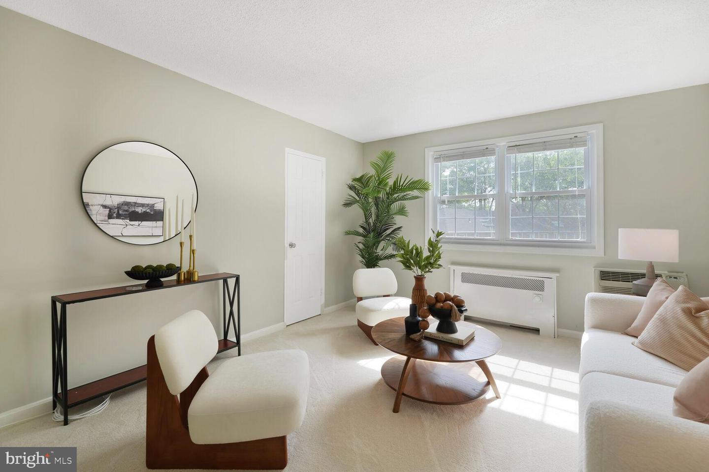 4305 2ND RD N #43052, ARLINGTON, Virginia 22203, 1 Bedroom Bedrooms, ,1 BathroomBathrooms,Residential,For sale,4305 2ND RD N #43052,VAAR2056812 MLS # VAAR2056812