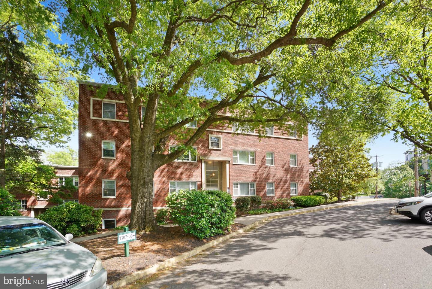 1305 N ODE ST N #332, ARLINGTON, Virginia 22209, 1 Bedroom Bedrooms, 4 Rooms Rooms,1 BathroomBathrooms,Residential,For sale,1305 N ODE ST N #332,VAAR2056802 MLS # VAAR2056802