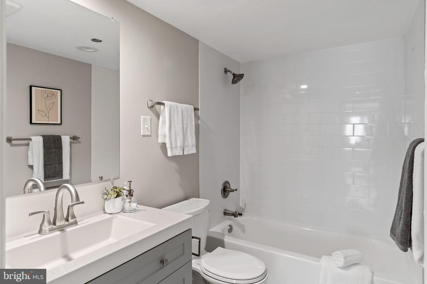 1301 N COURTHOUSE RD #914, ARLINGTON, Virginia 22201, 1 Bedroom Bedrooms, 4 Rooms Rooms,1 BathroomBathrooms,Residential,For sale,1301 N COURTHOUSE RD #914,VAAR2056804 MLS # VAAR2056804