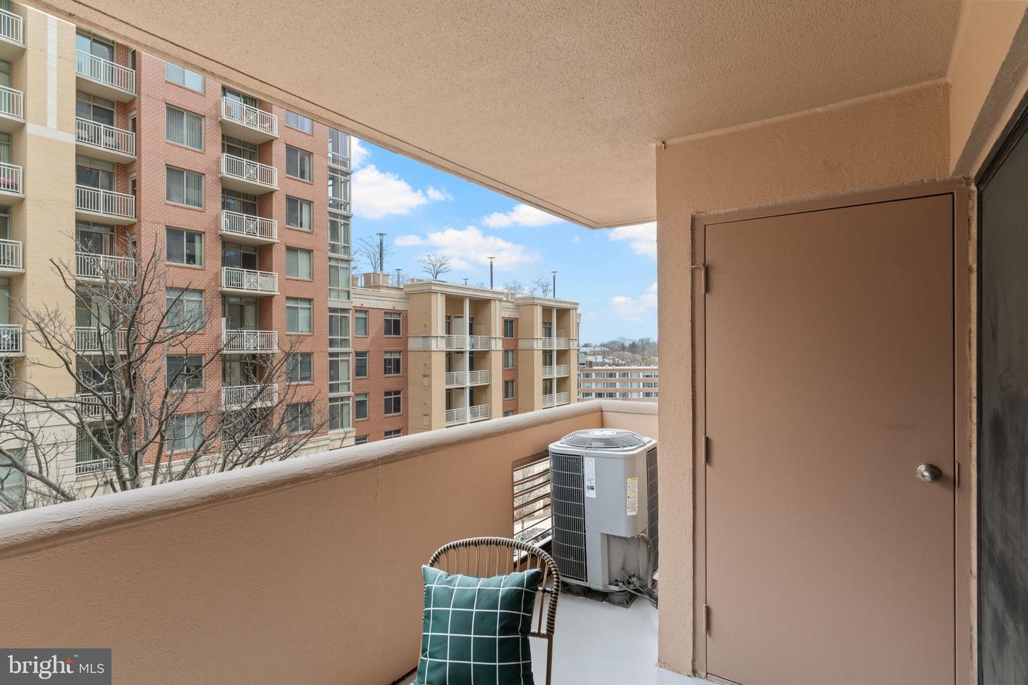 1301 N COURTHOUSE RD #914, ARLINGTON, Virginia 22201, 1 Bedroom Bedrooms, 4 Rooms Rooms,1 BathroomBathrooms,Residential,For sale,1301 N COURTHOUSE RD #914,VAAR2056804 MLS # VAAR2056804