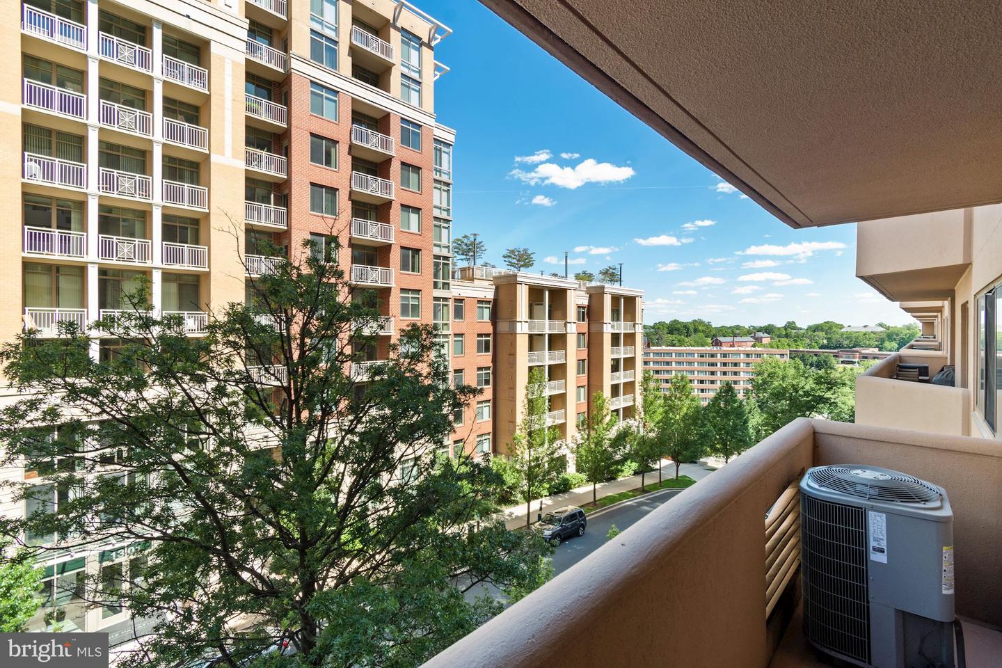 1301 N COURTHOUSE RD #914, ARLINGTON, Virginia 22201, 1 Bedroom Bedrooms, 4 Rooms Rooms,1 BathroomBathrooms,Residential,For sale,1301 N COURTHOUSE RD #914,VAAR2056804 MLS # VAAR2056804