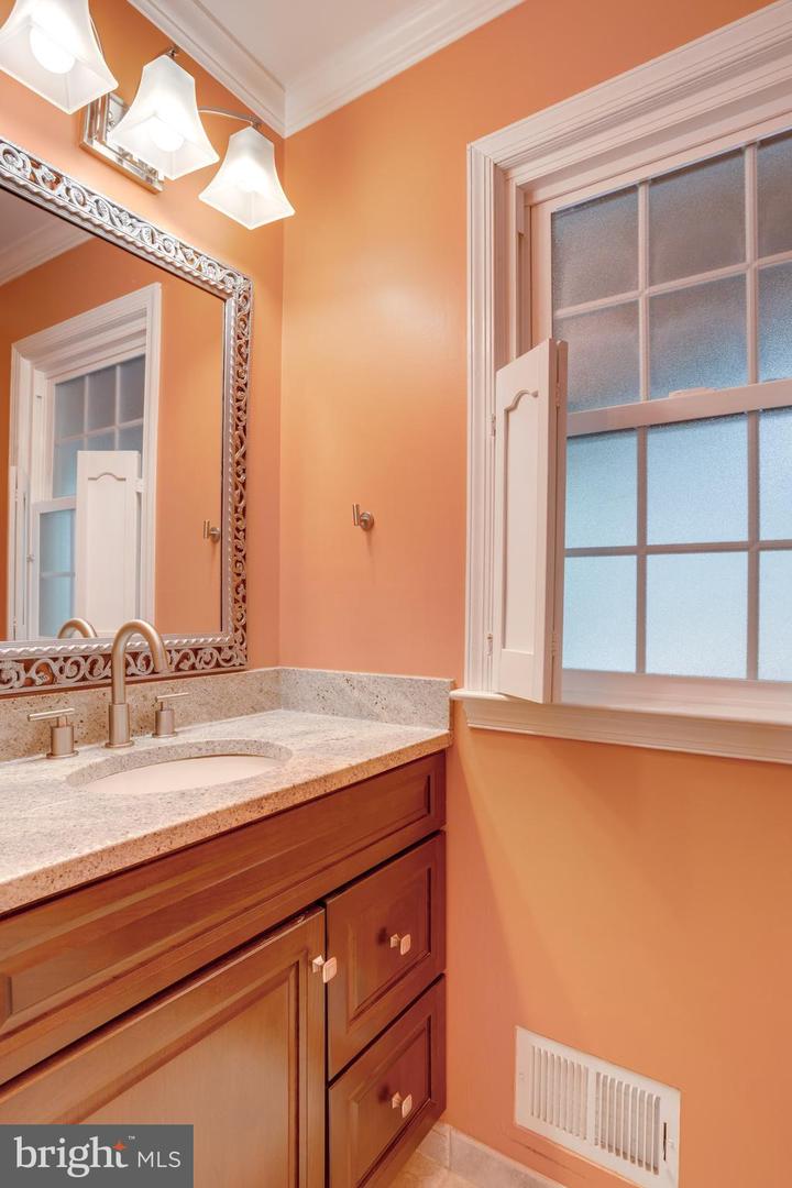 8801 AQUARY CT, SPRINGFIELD, Virginia 22153, 5 Bedrooms Bedrooms, ,3 BathroomsBathrooms,Residential,For sale,8801 AQUARY CT,VAFX2237686 MLS # VAFX2237686