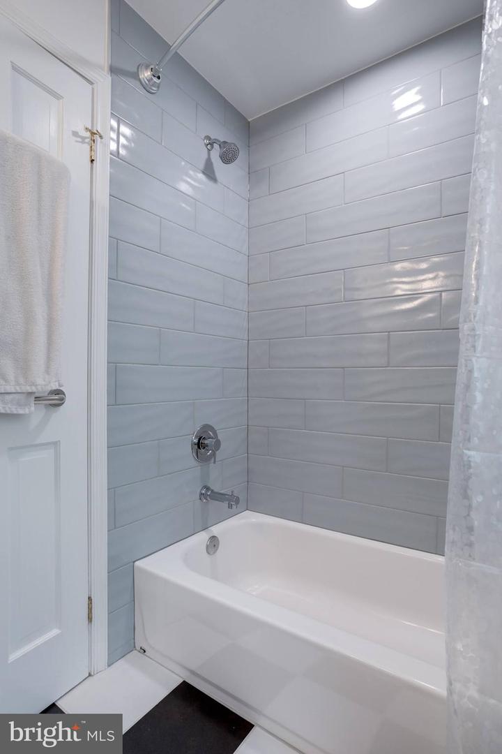 8801 AQUARY CT, SPRINGFIELD, Virginia 22153, 5 Bedrooms Bedrooms, ,3 BathroomsBathrooms,Residential,For sale,8801 AQUARY CT,VAFX2237686 MLS # VAFX2237686