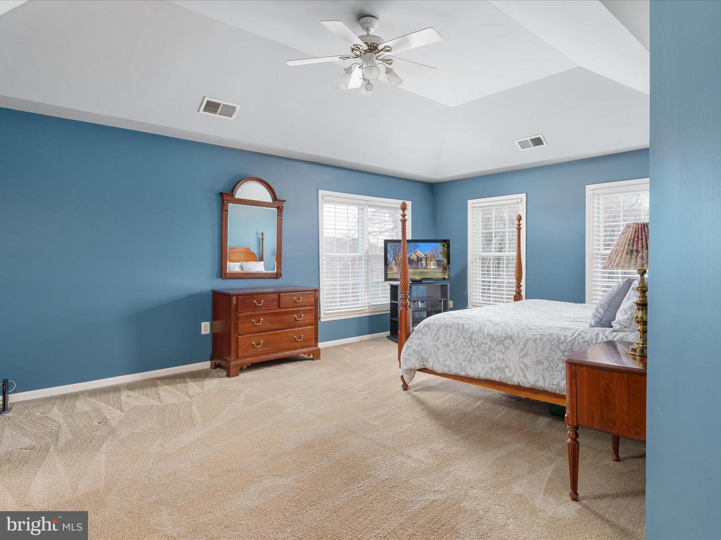 21428 ESTATE PL, ASHBURN, Virginia 20147, 5 Bedrooms Bedrooms, ,4 BathroomsBathrooms,Residential,For sale,21428 ESTATE PL,VALO2095192 MLS # VALO2095192
