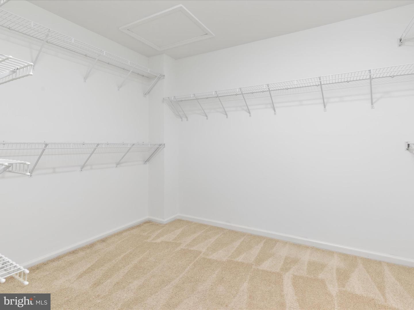 21428 ESTATE PL, ASHBURN, Virginia 20147, 5 Bedrooms Bedrooms, ,4 BathroomsBathrooms,Residential,For sale,21428 ESTATE PL,VALO2095192 MLS # VALO2095192