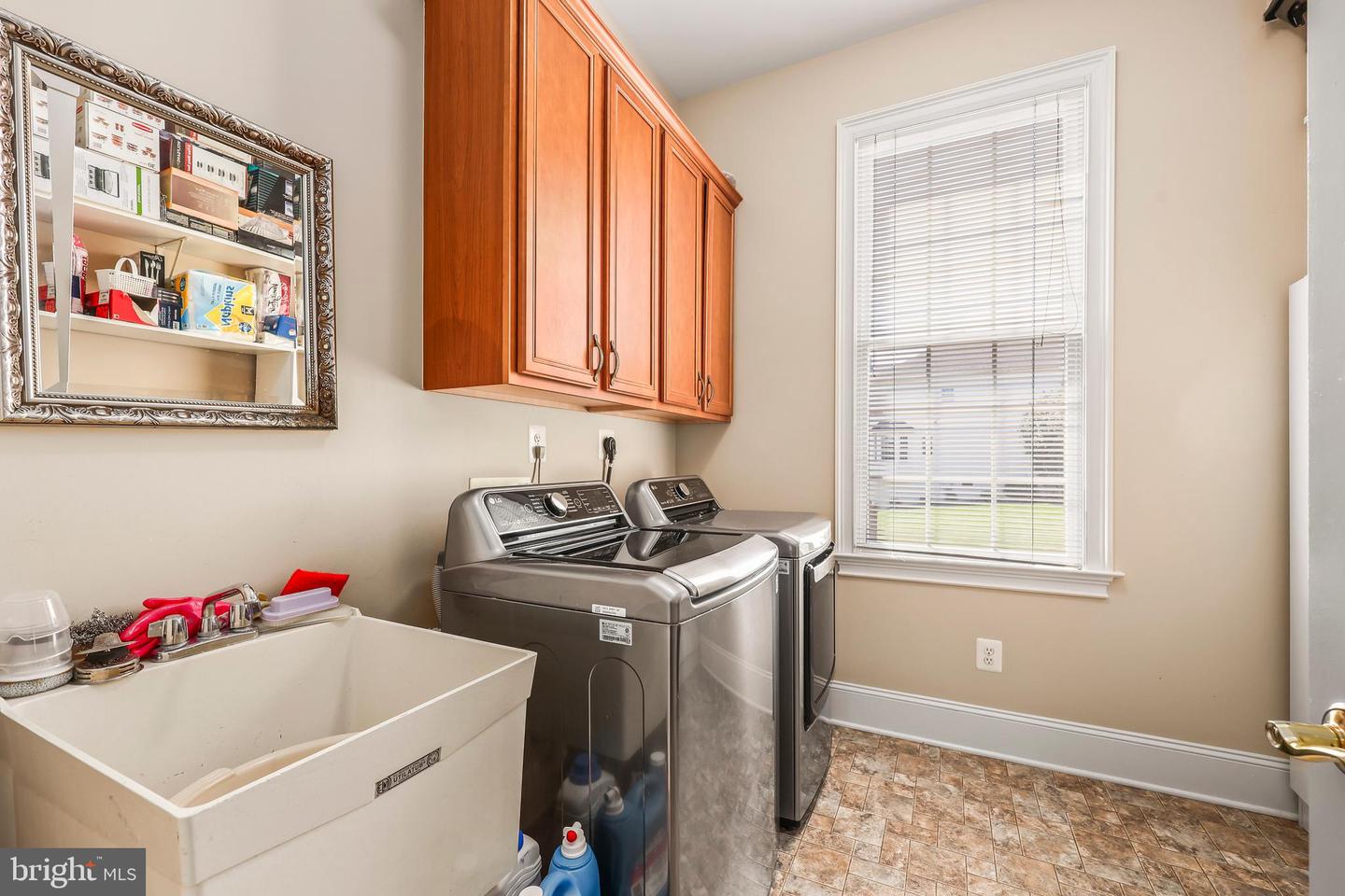 43112 UNISON KNOLL CIR, ASHBURN, Virginia 20148, 6 Bedrooms Bedrooms, ,7 BathroomsBathrooms,Residential,For sale,43112 UNISON KNOLL CIR,VALO2095200 MLS # VALO2095200
