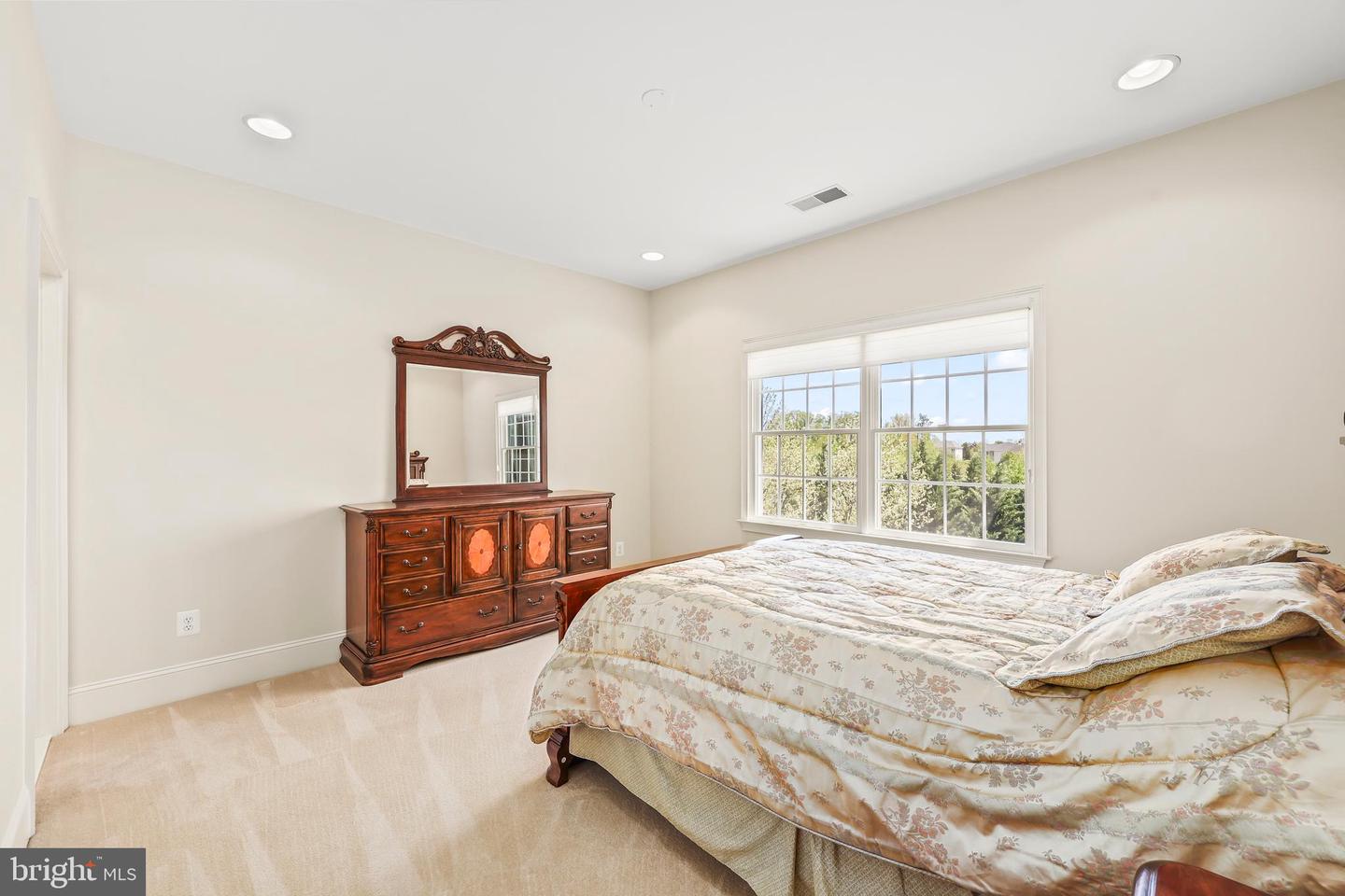 43112 UNISON KNOLL CIR, ASHBURN, Virginia 20148, 6 Bedrooms Bedrooms, ,7 BathroomsBathrooms,Residential,For sale,43112 UNISON KNOLL CIR,VALO2095200 MLS # VALO2095200