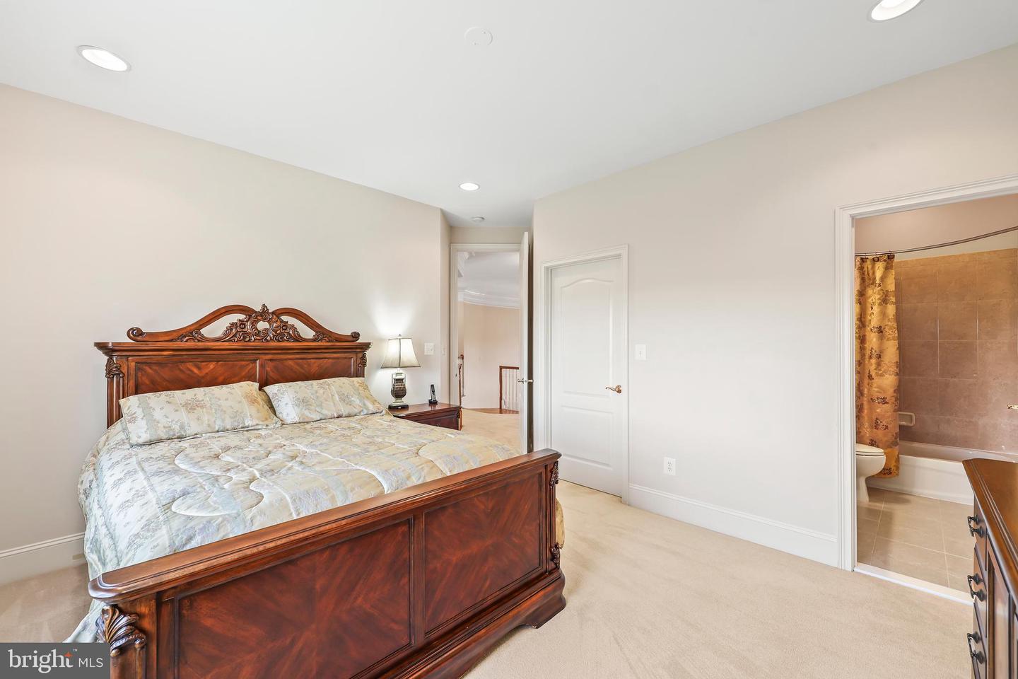 43112 UNISON KNOLL CIR, ASHBURN, Virginia 20148, 6 Bedrooms Bedrooms, ,7 BathroomsBathrooms,Residential,For sale,43112 UNISON KNOLL CIR,VALO2095200 MLS # VALO2095200