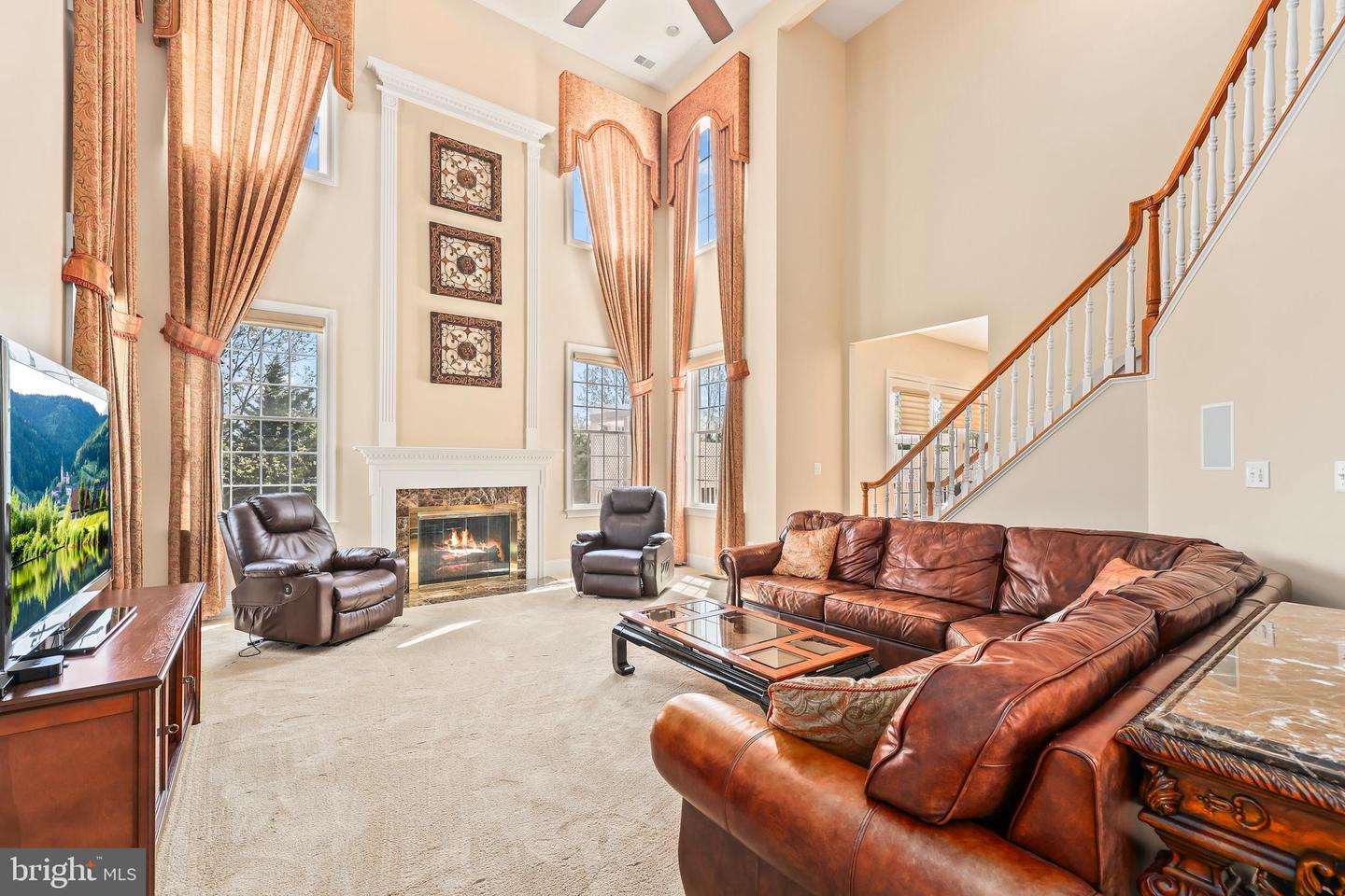43112 UNISON KNOLL CIR, ASHBURN, Virginia 20148, 6 Bedrooms Bedrooms, ,7 BathroomsBathrooms,Residential,For sale,43112 UNISON KNOLL CIR,VALO2095200 MLS # VALO2095200