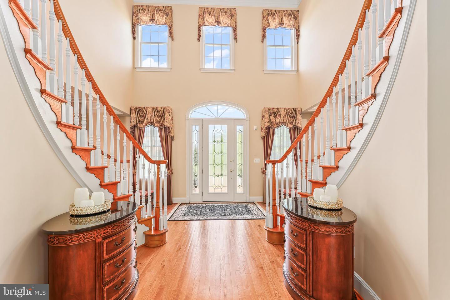 43112 UNISON KNOLL CIR, ASHBURN, Virginia 20148, 6 Bedrooms Bedrooms, ,7 BathroomsBathrooms,Residential,For sale,43112 UNISON KNOLL CIR,VALO2095200 MLS # VALO2095200