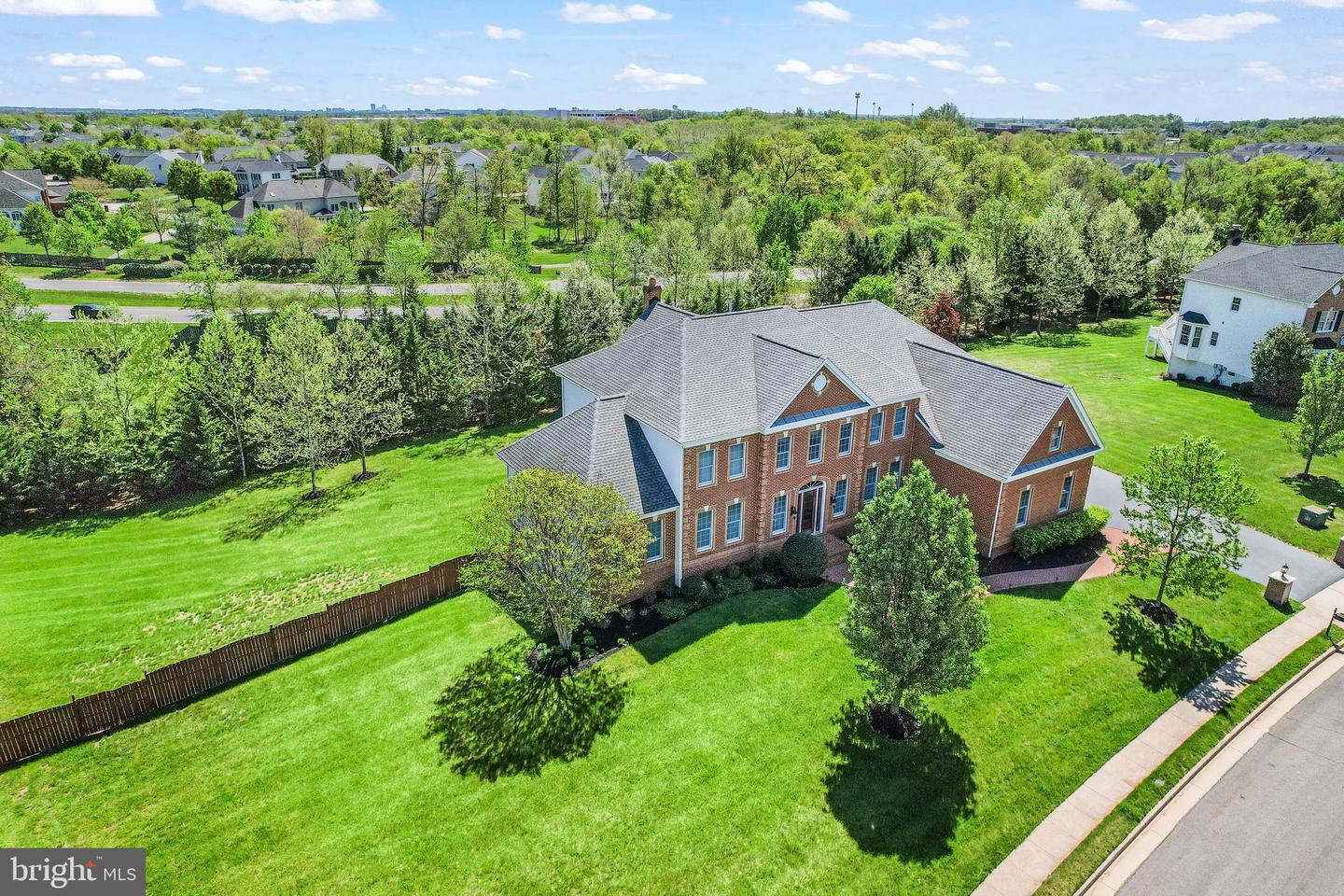 43112 UNISON KNOLL CIR, ASHBURN, Virginia 20148, 6 Bedrooms Bedrooms, ,7 BathroomsBathrooms,Residential,For sale,43112 UNISON KNOLL CIR,VALO2095200 MLS # VALO2095200