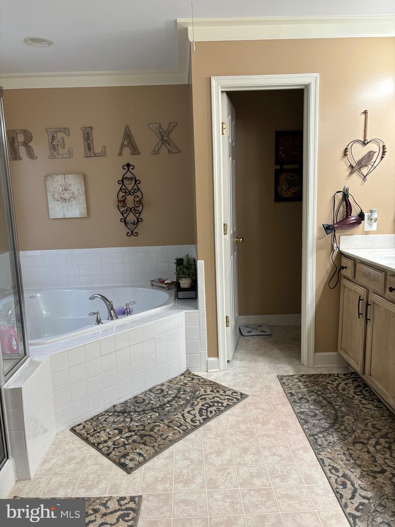 1504 IDLEWILD BLVD, FREDERICKSBURG, Virginia 22401, 5 Bedrooms Bedrooms, 3 Rooms Rooms,3 BathroomsBathrooms,Residential,For sale,1504 IDLEWILD BLVD,VAFB2008088 MLS # VAFB2008088