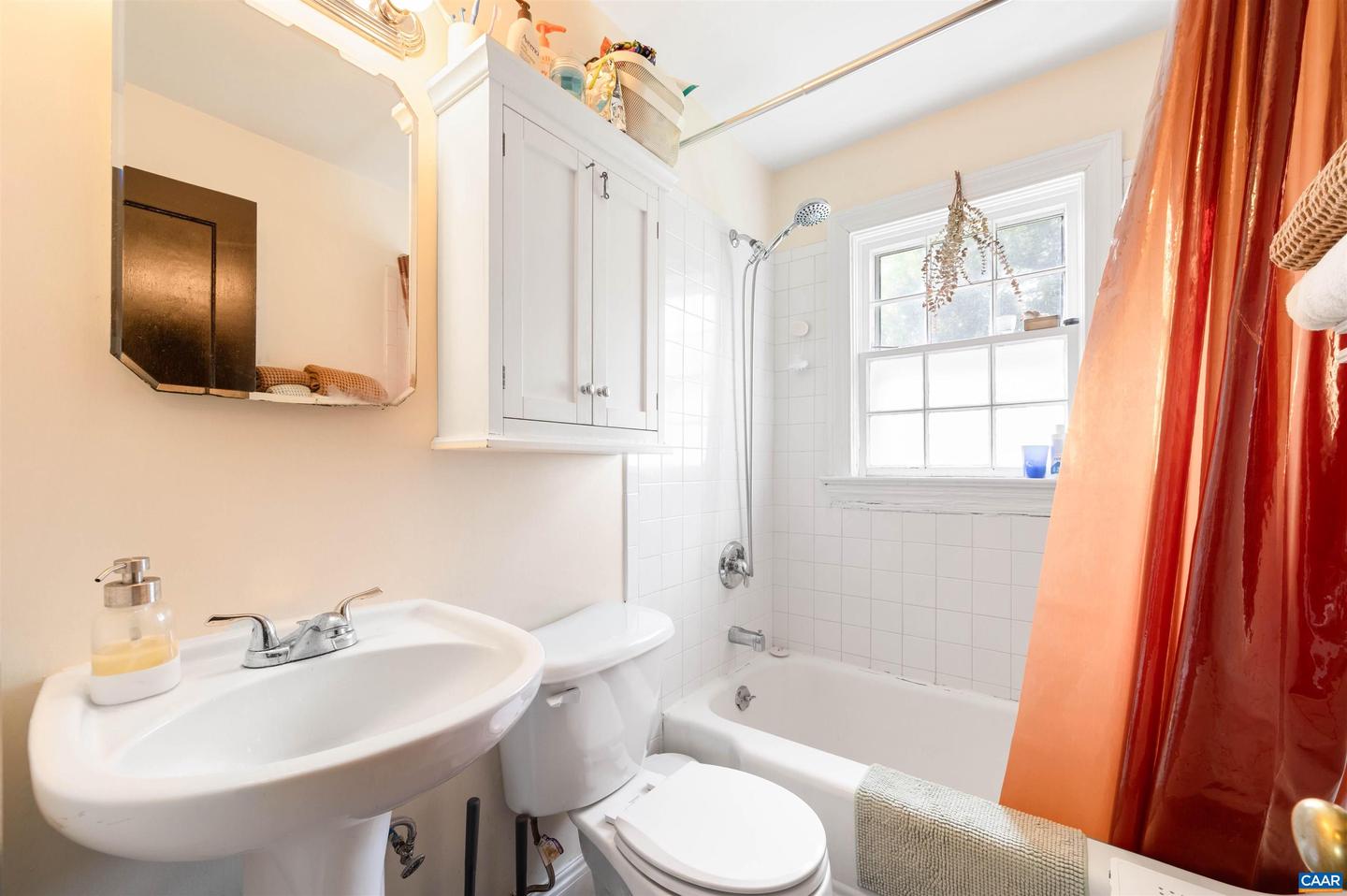 1210 MERIWETHER ST, CHARLOTTESVILLE, Virginia 22902, 2 Bedrooms Bedrooms, ,1 BathroomBathrooms,Residential,For sale,1210 MERIWETHER ST,663913 MLS # 663913