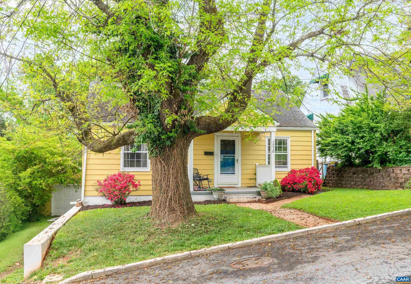 1210 MERIWETHER ST, CHARLOTTESVILLE, Virginia 22902, 2 Bedrooms Bedrooms, ,1 BathroomBathrooms,Residential,For sale,1210 MERIWETHER ST,663913 MLS # 663913