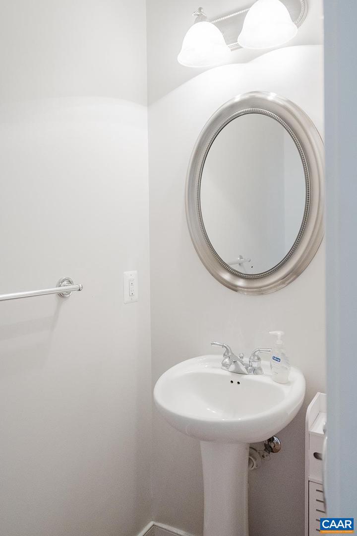 944 RAYMOND RD, CHARLOTTESVILLE, Virginia 22902, 5 Bedrooms Bedrooms, ,4 BathroomsBathrooms,Residential,For sale,944 RAYMOND RD,663907 MLS # 663907