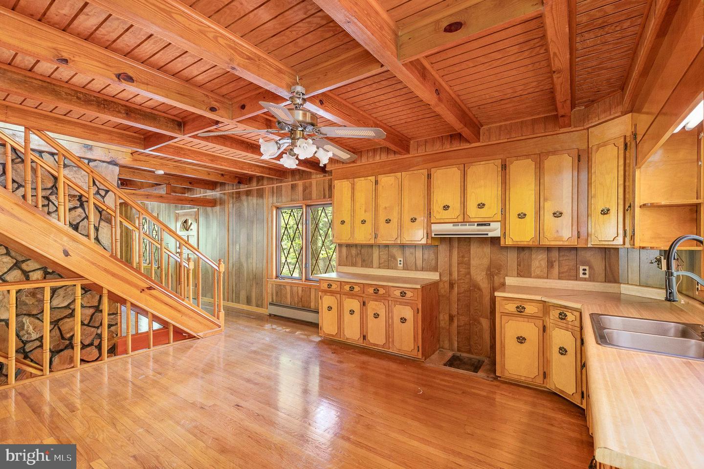 816 HARTWOOD RD, FREDERICKSBURG, Virginia 22406, 3 Bedrooms Bedrooms, ,2 BathroomsBathrooms,Residential,For sale,816 HARTWOOD RD,VAST2038418 MLS # VAST2038418