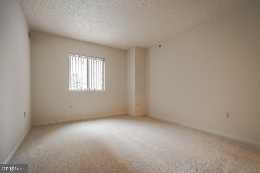 1211 S EADS ST S #401, ARLINGTON, Virginia 22202, 1 Bedroom Bedrooms, ,1 BathroomBathrooms,Residential,For sale,1211 S EADS ST S #401,VAAR2056842 MLS # VAAR2056842