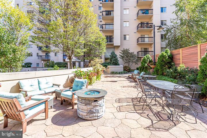 1211 S EADS ST S #401, ARLINGTON, Virginia 22202, 1 Bedroom Bedrooms, ,1 BathroomBathrooms,Residential,For sale,1211 S EADS ST S #401,VAAR2056842 MLS # VAAR2056842