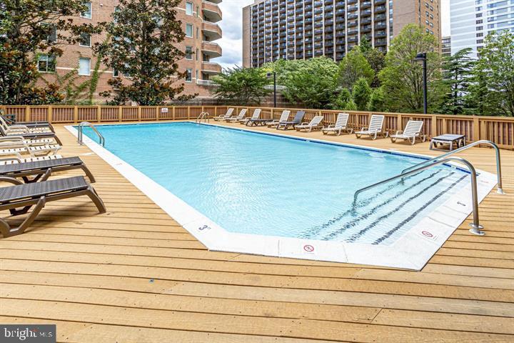 1211 S EADS ST S #401, ARLINGTON, Virginia 22202, 1 Bedroom Bedrooms, ,1 BathroomBathrooms,Residential,For sale,1211 S EADS ST S #401,VAAR2056842 MLS # VAAR2056842