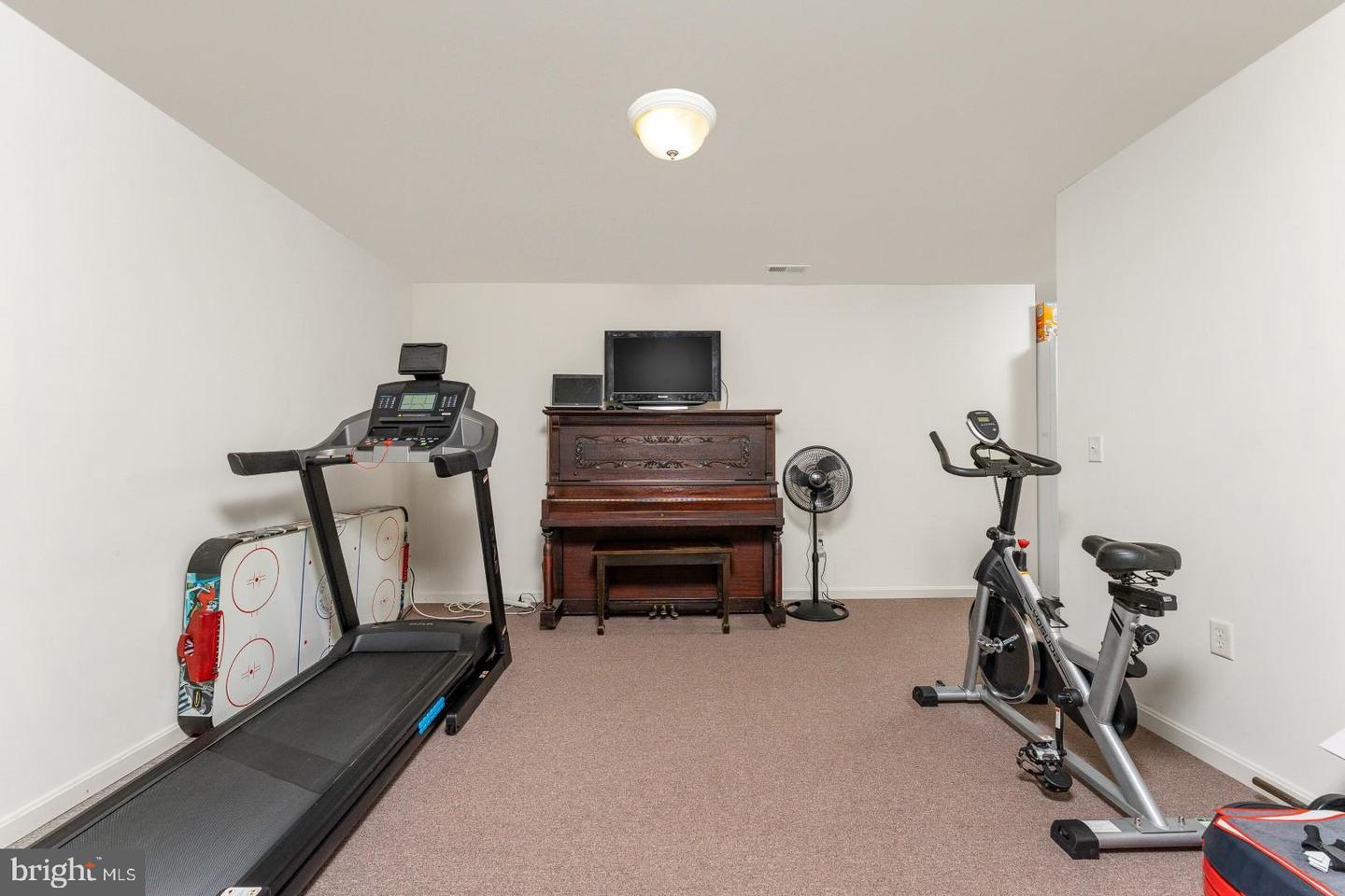 421 MOUNT OLIVE RD, FREDERICKSBURG, Virginia 22406, 5 Bedrooms Bedrooms, ,4 BathroomsBathrooms,Residential,For sale,421 MOUNT OLIVE RD,VAST2038410 MLS # VAST2038410