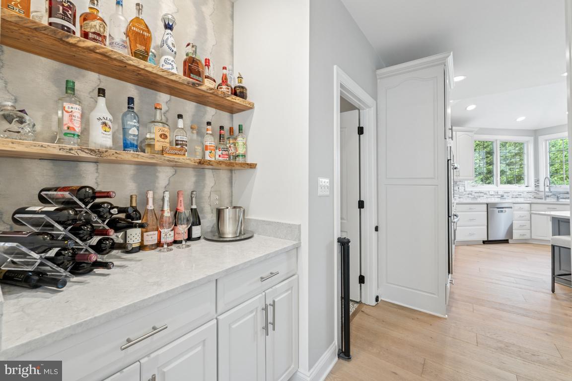 43526 PUMPKIN RIDGE CT, ASHBURN, Virginia 20147, 6 Bedrooms Bedrooms, ,4 BathroomsBathrooms,Residential,For sale,43526 PUMPKIN RIDGE CT,VALO2095266 MLS # VALO2095266