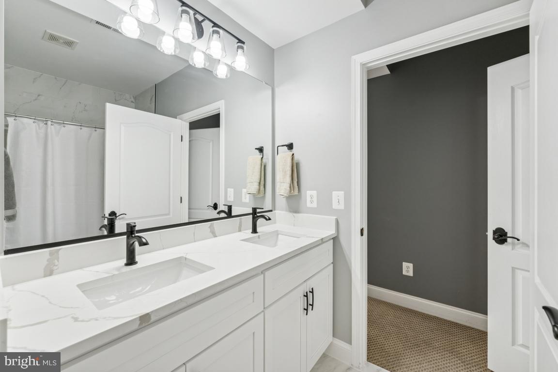43526 PUMPKIN RIDGE CT, ASHBURN, Virginia 20147, 6 Bedrooms Bedrooms, ,4 BathroomsBathrooms,Residential,For sale,43526 PUMPKIN RIDGE CT,VALO2095266 MLS # VALO2095266