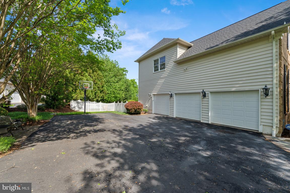 43526 PUMPKIN RIDGE CT, ASHBURN, Virginia 20147, 6 Bedrooms Bedrooms, ,4 BathroomsBathrooms,Residential,For sale,43526 PUMPKIN RIDGE CT,VALO2095266 MLS # VALO2095266