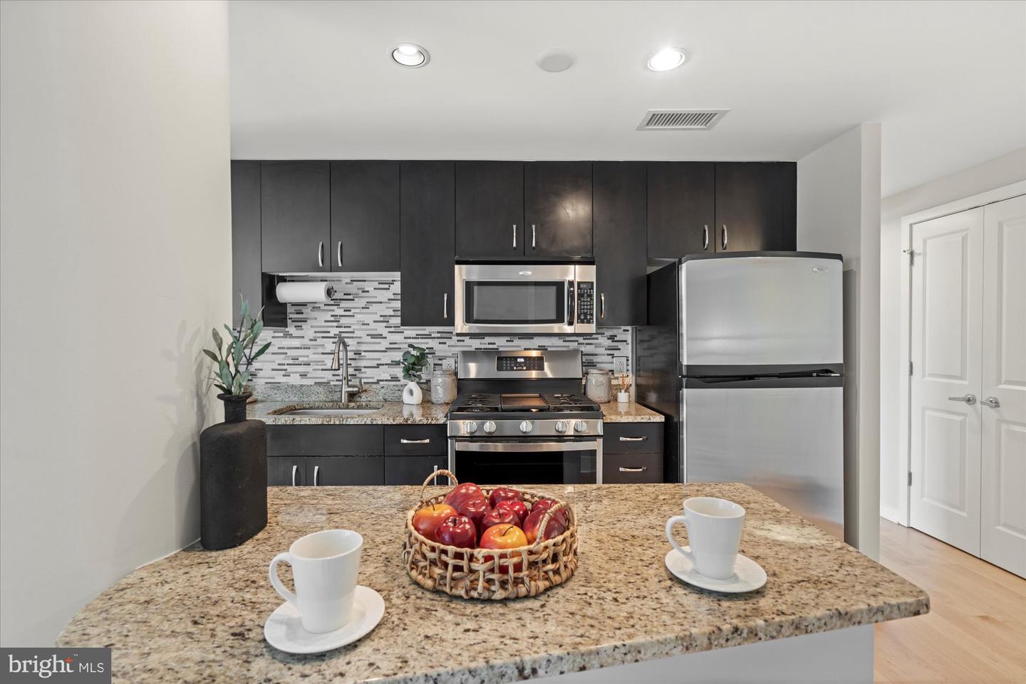475 K ST NW #817, WASHINGTON, District Of Columbia 20001, 1 Bedroom Bedrooms, 4 Rooms Rooms,1 BathroomBathrooms,Residential,For sale,475 K ST NW #817,DCDC2198354 MLS # DCDC2198354
