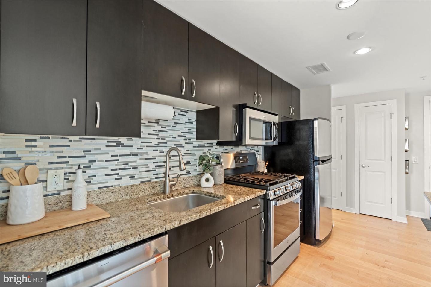 475 K ST NW #817, WASHINGTON, District Of Columbia 20001, 1 Bedroom Bedrooms, 4 Rooms Rooms,1 BathroomBathrooms,Residential,For sale,475 K ST NW #817,DCDC2198354 MLS # DCDC2198354
