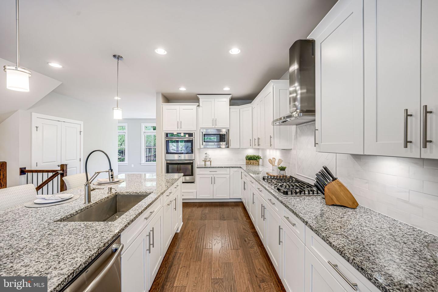 7242 MAGPIE LN, FALLS CHURCH, Virginia 22043, 4 Bedrooms Bedrooms, ,3 BathroomsBathrooms,Residential,For sale,7242 MAGPIE LN,VAFX2237884 MLS # VAFX2237884