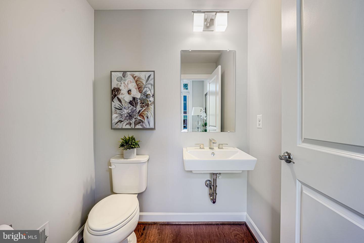 7242 MAGPIE LN, FALLS CHURCH, Virginia 22043, 4 Bedrooms Bedrooms, ,3 BathroomsBathrooms,Residential,For sale,7242 MAGPIE LN,VAFX2237884 MLS # VAFX2237884