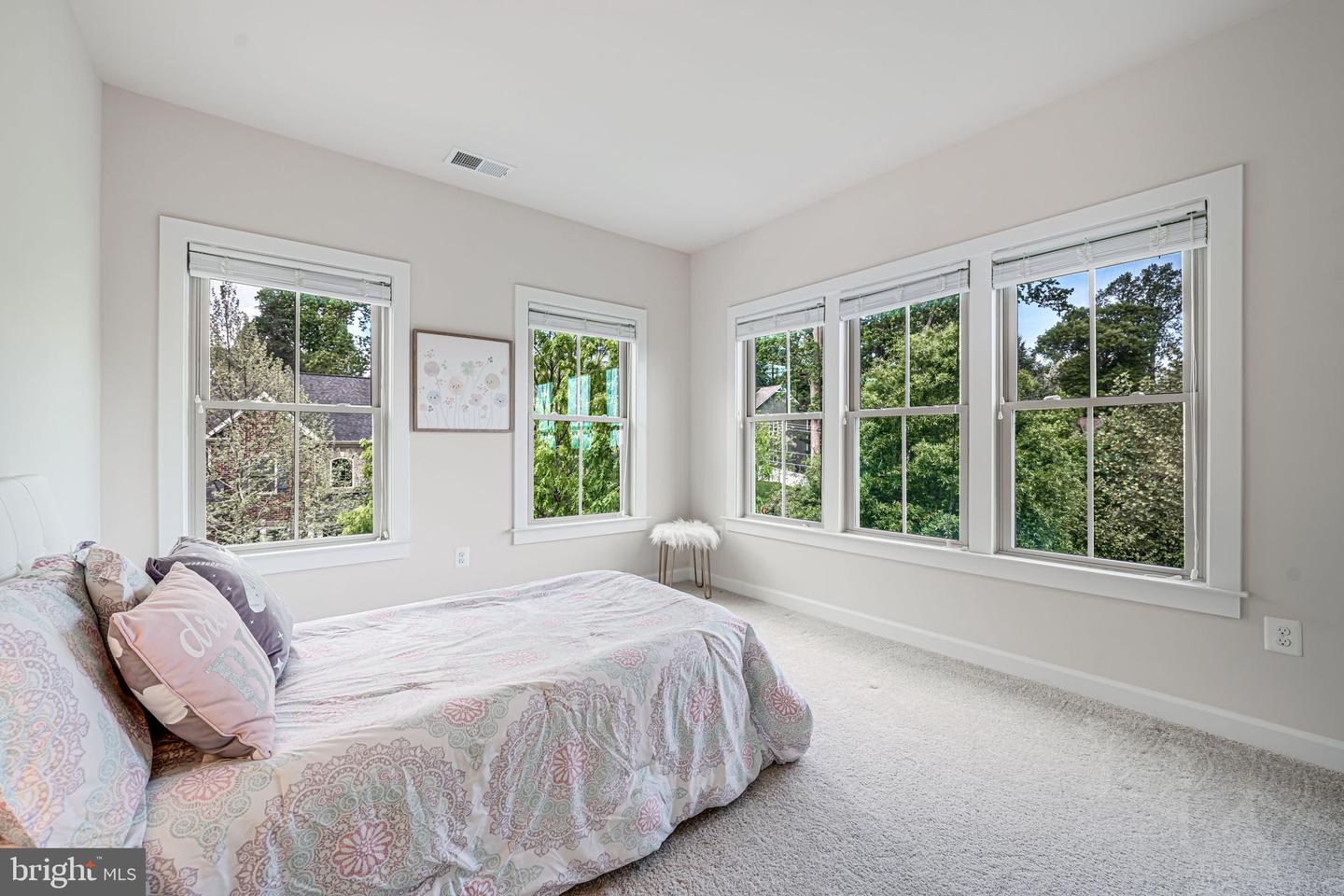 7242 MAGPIE LN, FALLS CHURCH, Virginia 22043, 4 Bedrooms Bedrooms, ,3 BathroomsBathrooms,Residential,For sale,7242 MAGPIE LN,VAFX2237884 MLS # VAFX2237884