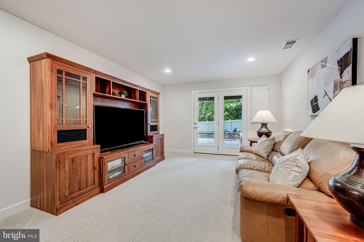 7242 MAGPIE LN, FALLS CHURCH, Virginia 22043, 4 Bedrooms Bedrooms, ,3 BathroomsBathrooms,Residential,For sale,7242 MAGPIE LN,VAFX2237884 MLS # VAFX2237884