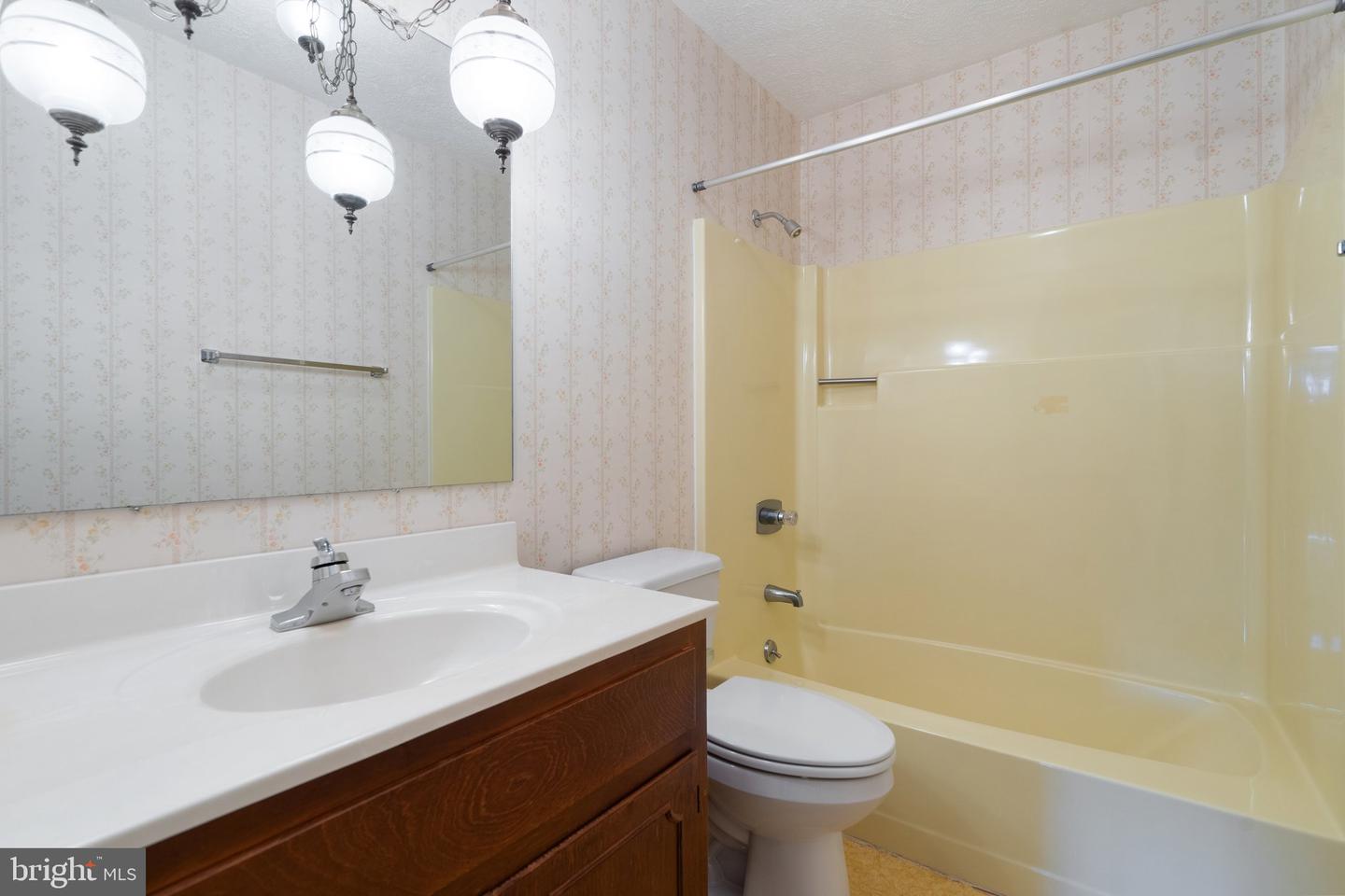 19084 COLONIAL DR, CULPEPER, Virginia 22701, 3 Bedrooms Bedrooms, ,2 BathroomsBathrooms,Residential,For sale,19084 COLONIAL DR,VACU2010440 MLS # VACU2010440