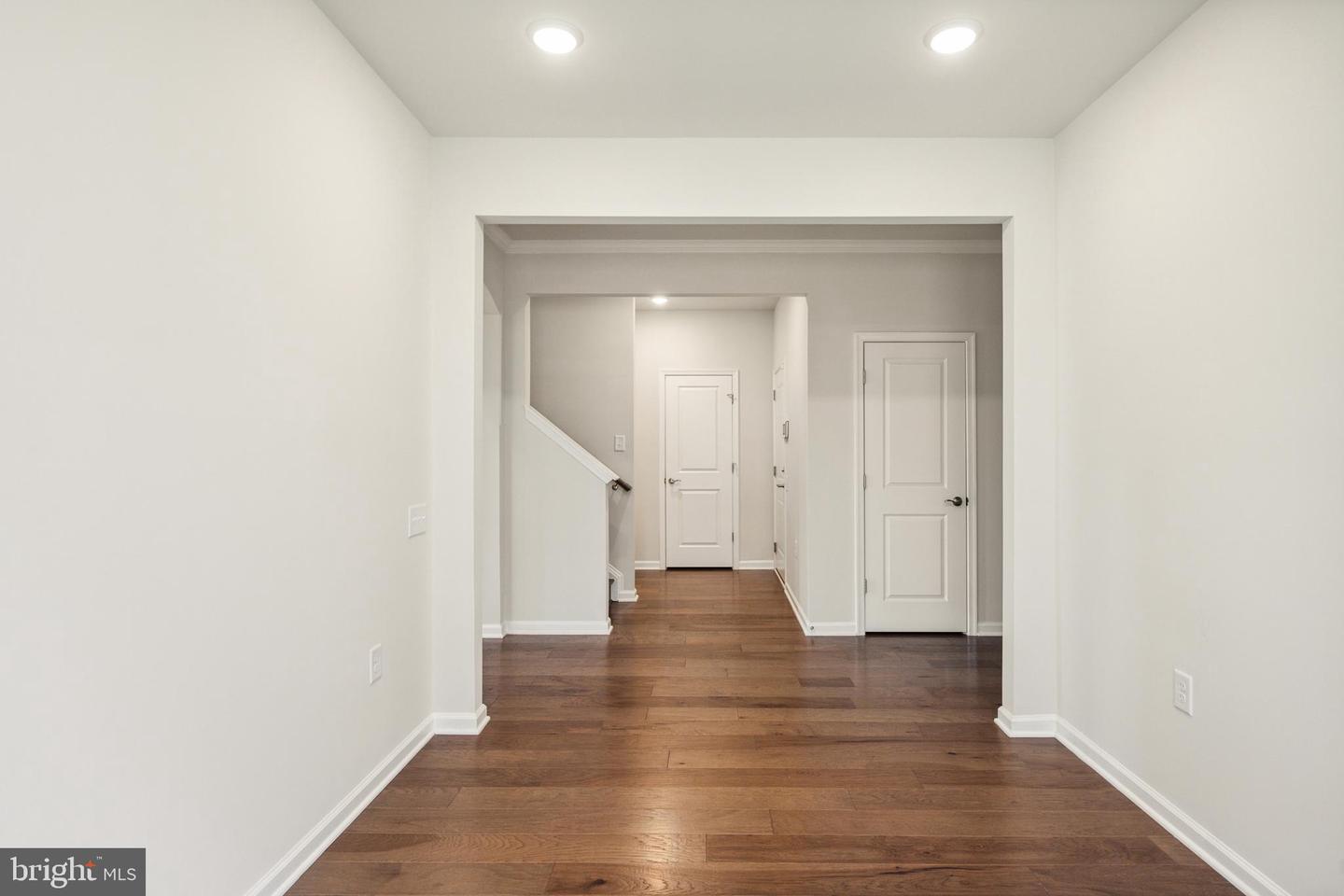 21729 HAWKSBILL HIGH CIR, STERLING, Virginia 20164, 3 Bedrooms Bedrooms, ,3 BathroomsBathrooms,Residential,For sale,21729 HAWKSBILL HIGH CIR,VALO2095276 MLS # VALO2095276