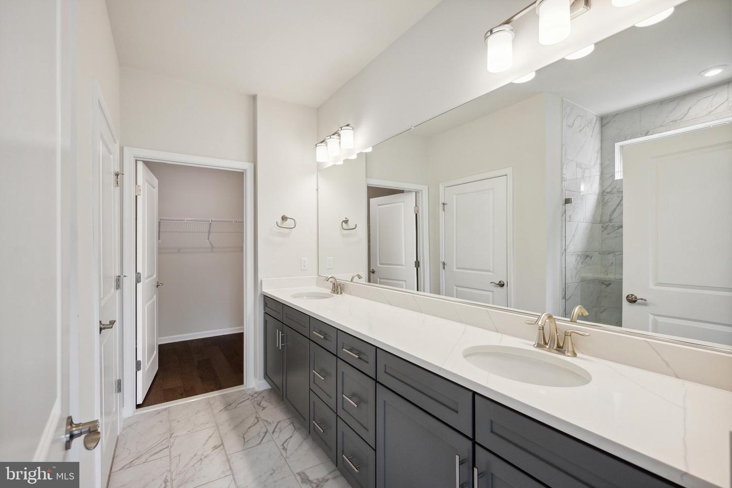21729 HAWKSBILL HIGH CIR, STERLING, Virginia 20164, 3 Bedrooms Bedrooms, ,3 BathroomsBathrooms,Residential,For sale,21729 HAWKSBILL HIGH CIR,VALO2095276 MLS # VALO2095276