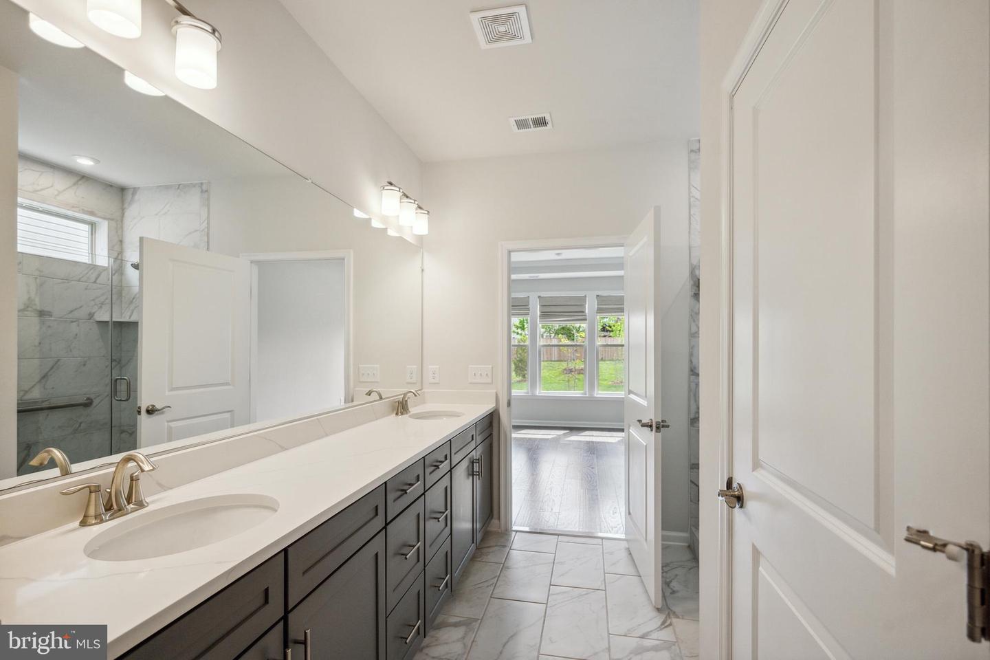 21729 HAWKSBILL HIGH CIR, STERLING, Virginia 20164, 3 Bedrooms Bedrooms, ,3 BathroomsBathrooms,Residential,For sale,21729 HAWKSBILL HIGH CIR,VALO2095276 MLS # VALO2095276