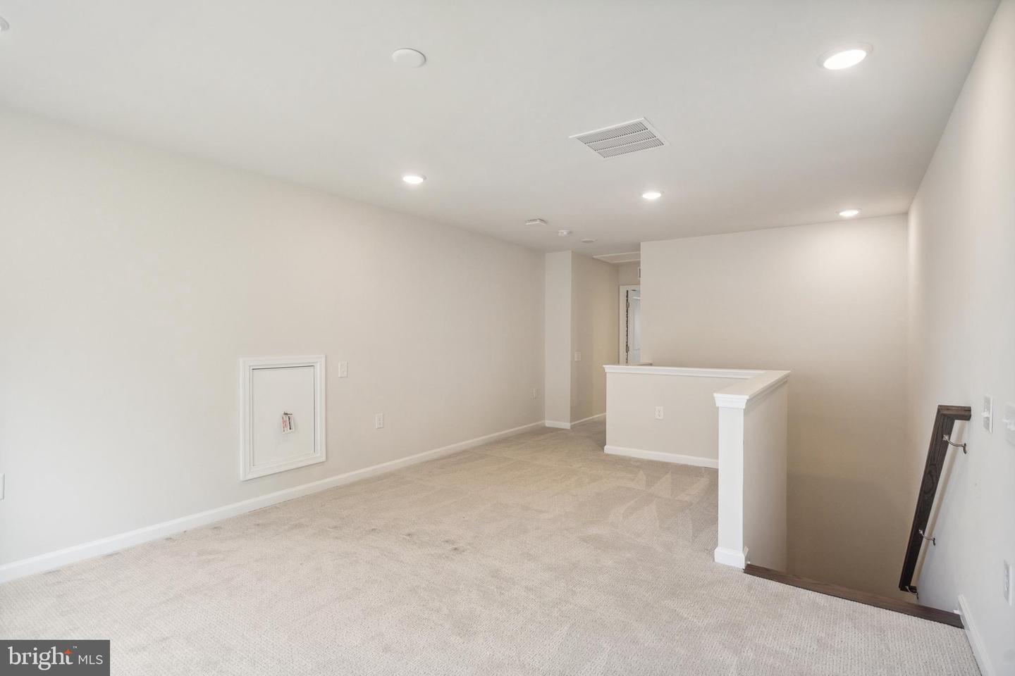 21729 HAWKSBILL HIGH CIR, STERLING, Virginia 20164, 3 Bedrooms Bedrooms, ,3 BathroomsBathrooms,Residential,For sale,21729 HAWKSBILL HIGH CIR,VALO2095276 MLS # VALO2095276