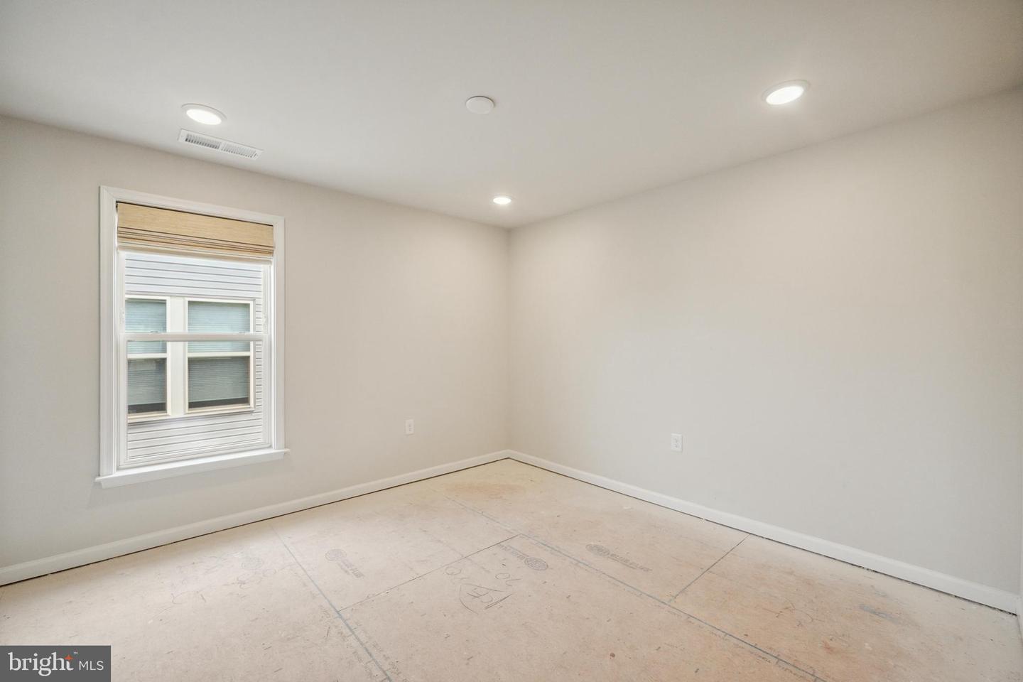 21729 HAWKSBILL HIGH CIR, STERLING, Virginia 20164, 3 Bedrooms Bedrooms, ,3 BathroomsBathrooms,Residential,For sale,21729 HAWKSBILL HIGH CIR,VALO2095276 MLS # VALO2095276