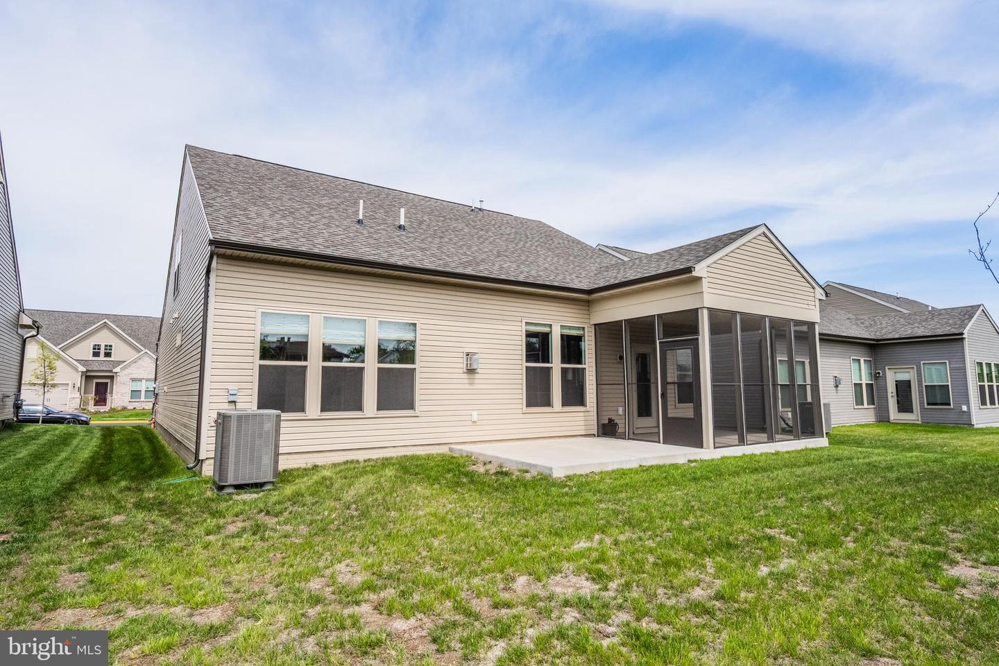 21729 HAWKSBILL HIGH CIR, STERLING, Virginia 20164, 3 Bedrooms Bedrooms, ,3 BathroomsBathrooms,Residential,For sale,21729 HAWKSBILL HIGH CIR,VALO2095276 MLS # VALO2095276