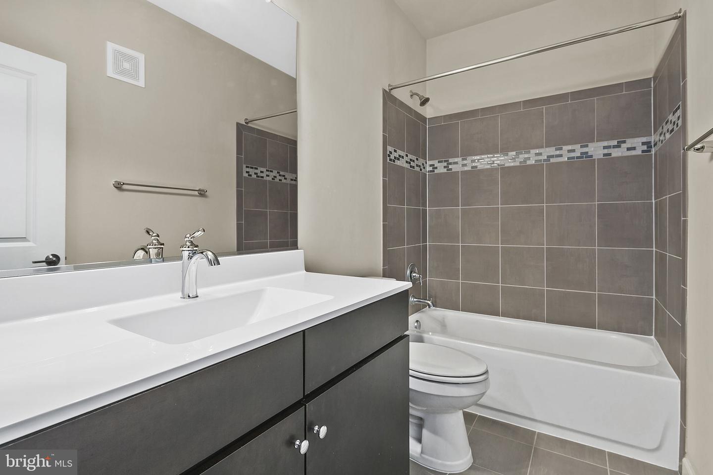 46412 RILASSARE TER, STERLING, Virginia 20164, 3 Bedrooms Bedrooms, ,3 BathroomsBathrooms,Residential,For sale,46412 RILASSARE TER,VALO2095248 MLS # VALO2095248