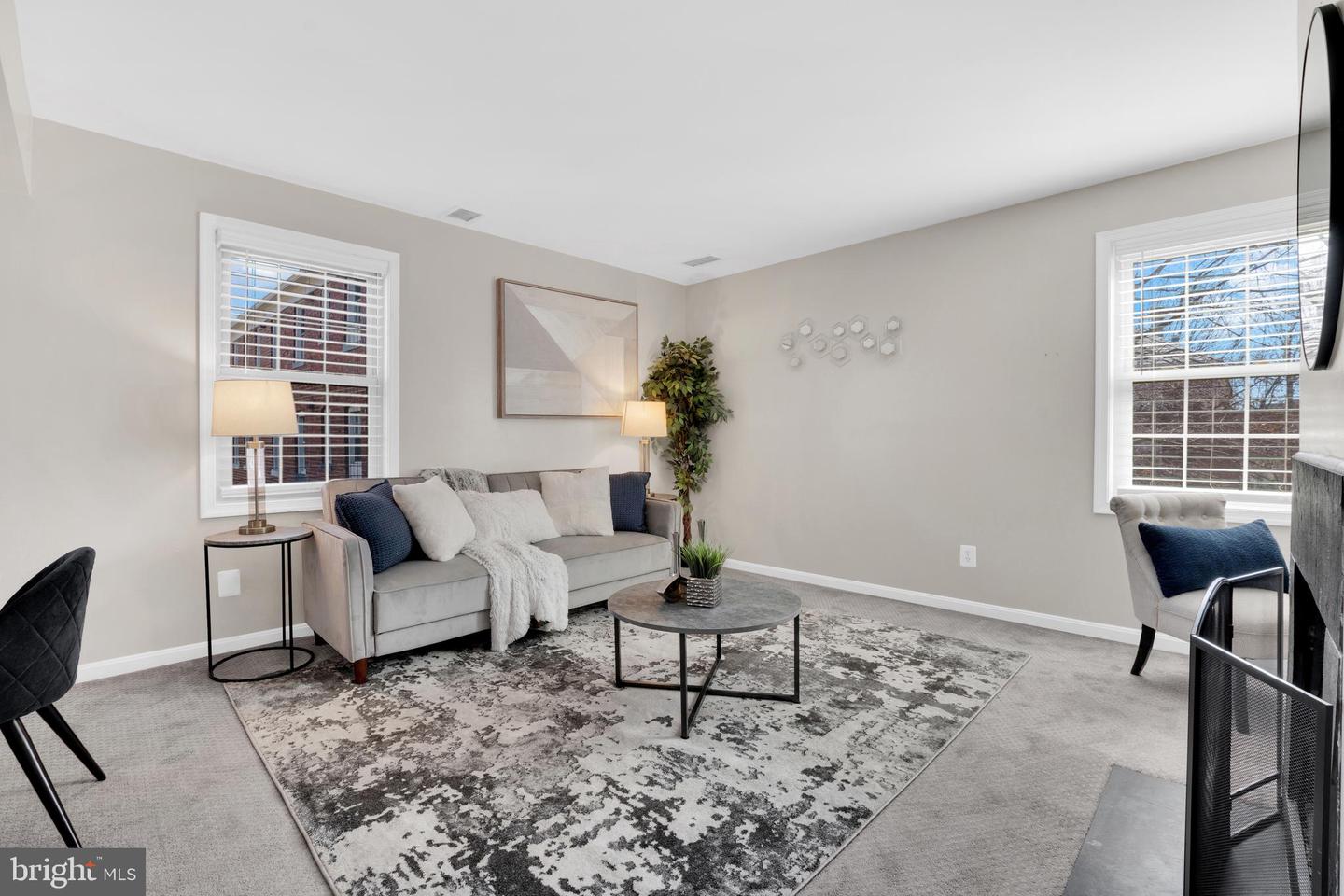 1409 E ABINGDON DR #4, ALEXANDRIA, Virginia 22314, 1 Bedroom Bedrooms, ,1 BathroomBathrooms,Residential,For sale,1409 E ABINGDON DR #4,VAAX2044802 MLS # VAAX2044802