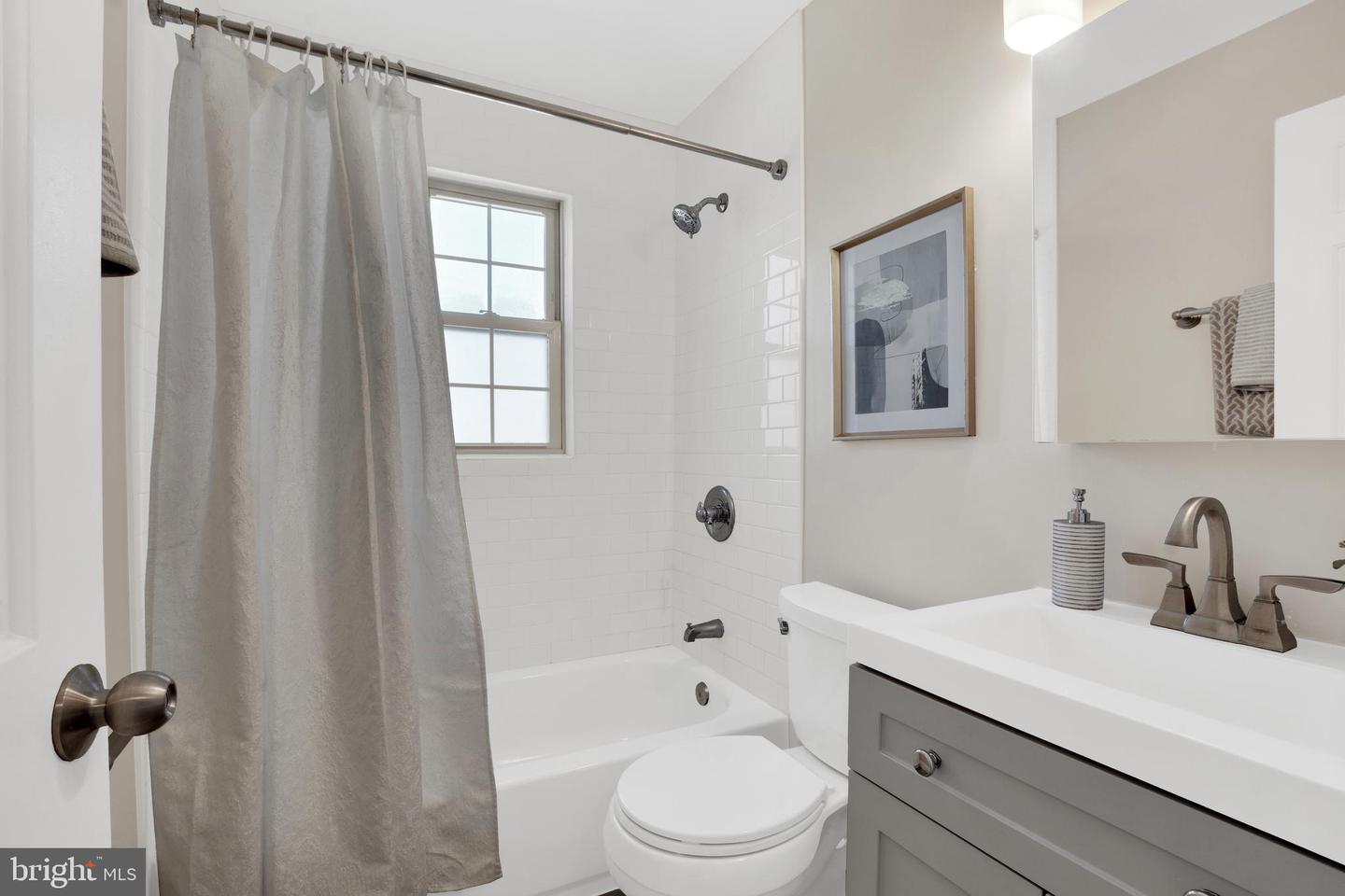 1409 E ABINGDON DR #4, ALEXANDRIA, Virginia 22314, 1 Bedroom Bedrooms, ,1 BathroomBathrooms,Residential,For sale,1409 E ABINGDON DR #4,VAAX2044802 MLS # VAAX2044802