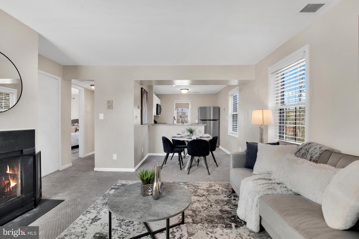 1409 E ABINGDON DR #4, ALEXANDRIA, Virginia 22314, 1 Bedroom Bedrooms, ,1 BathroomBathrooms,Residential,For sale,1409 E ABINGDON DR #4,VAAX2044802 MLS # VAAX2044802