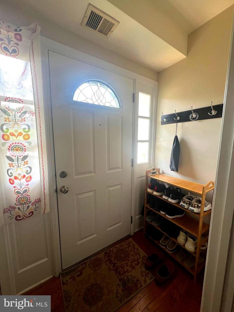 5354 ANCHOR CT, FAIRFAX, Virginia 22032, 3 Bedrooms Bedrooms, ,2 BathroomsBathrooms,Residential,For sale,5354 ANCHOR CT,VAFX2237920 MLS # VAFX2237920